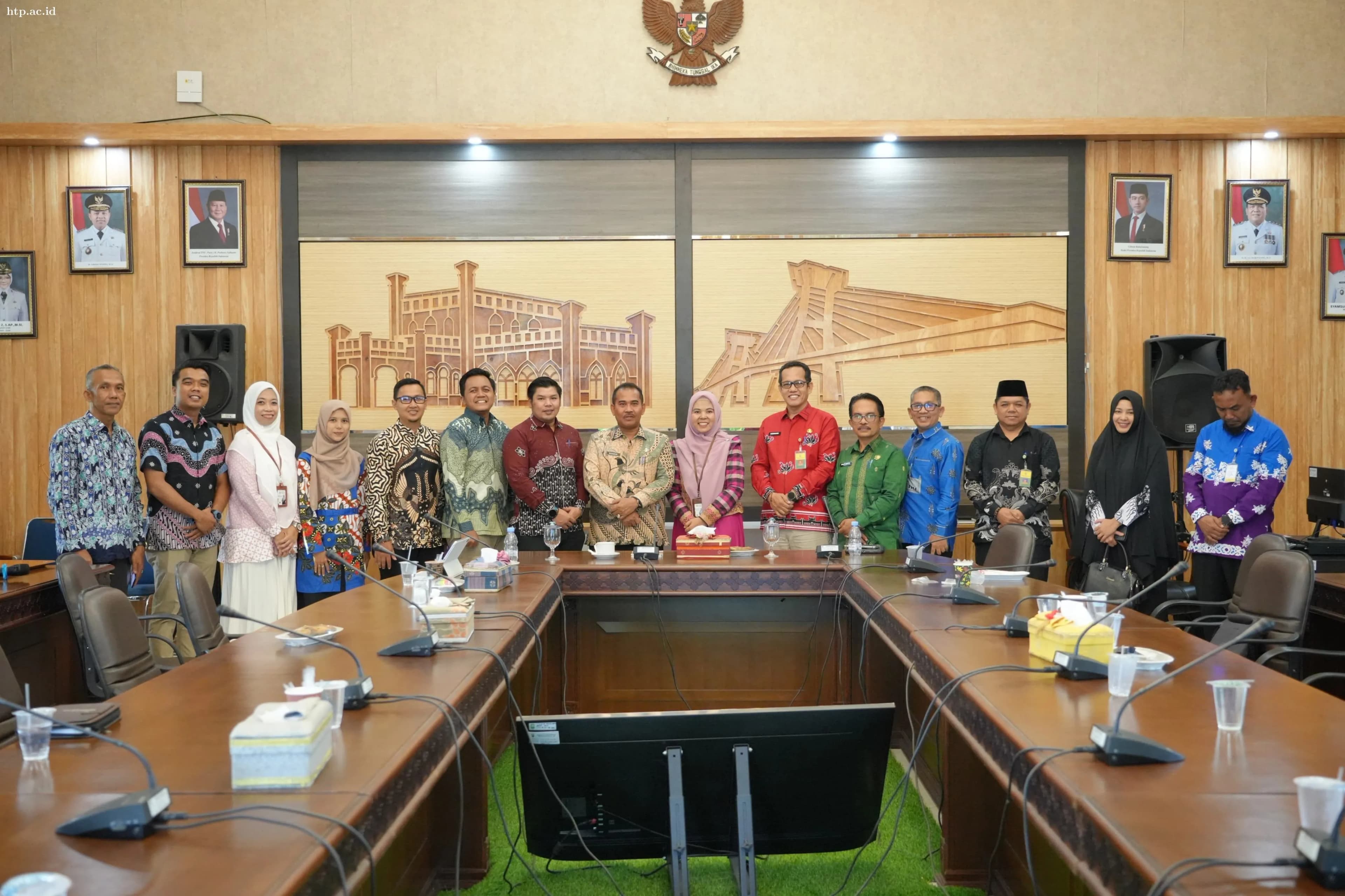 Sekda Kabupaten Siak Dan Rektor UHTP Pimpin Rapat Bersama, Persiapan Pelaksanaan KKN Tematik Mahasiswa Universitas Hang Tuah Pekanbaru Tahun 2026