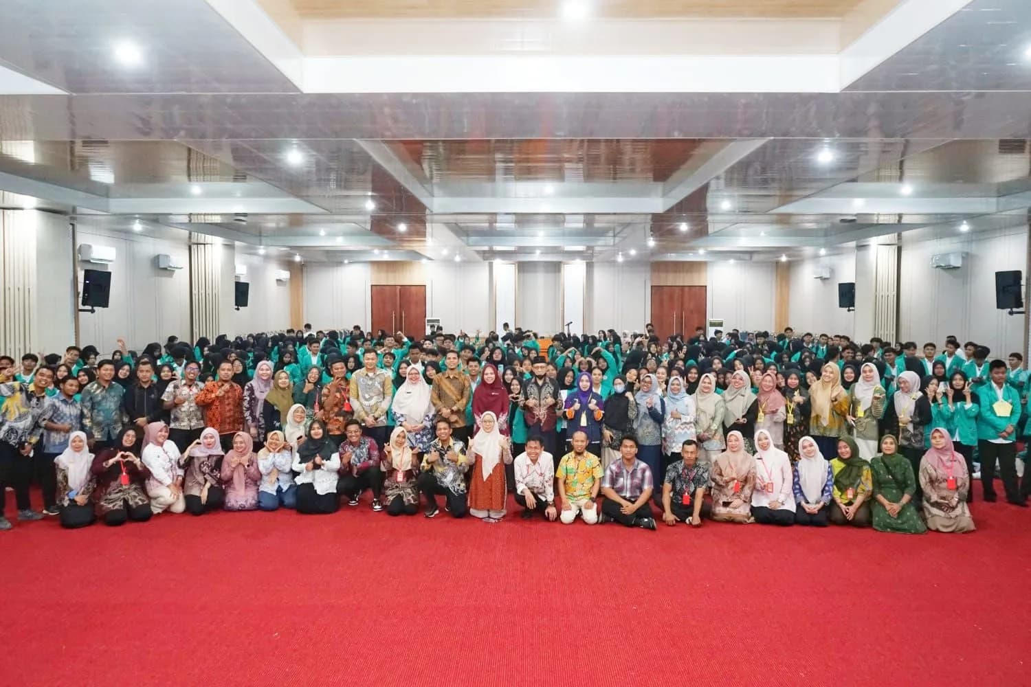 HARI KE-TIGA PKKMB UHTP 2026: MAHASISWA BARU SEMAKIN KENAL KAMPUS DAN SIAP MENJADI GENERASI UNGGUL DENGAN MENJUNJUNG TINGGI NILAI BERTUAH