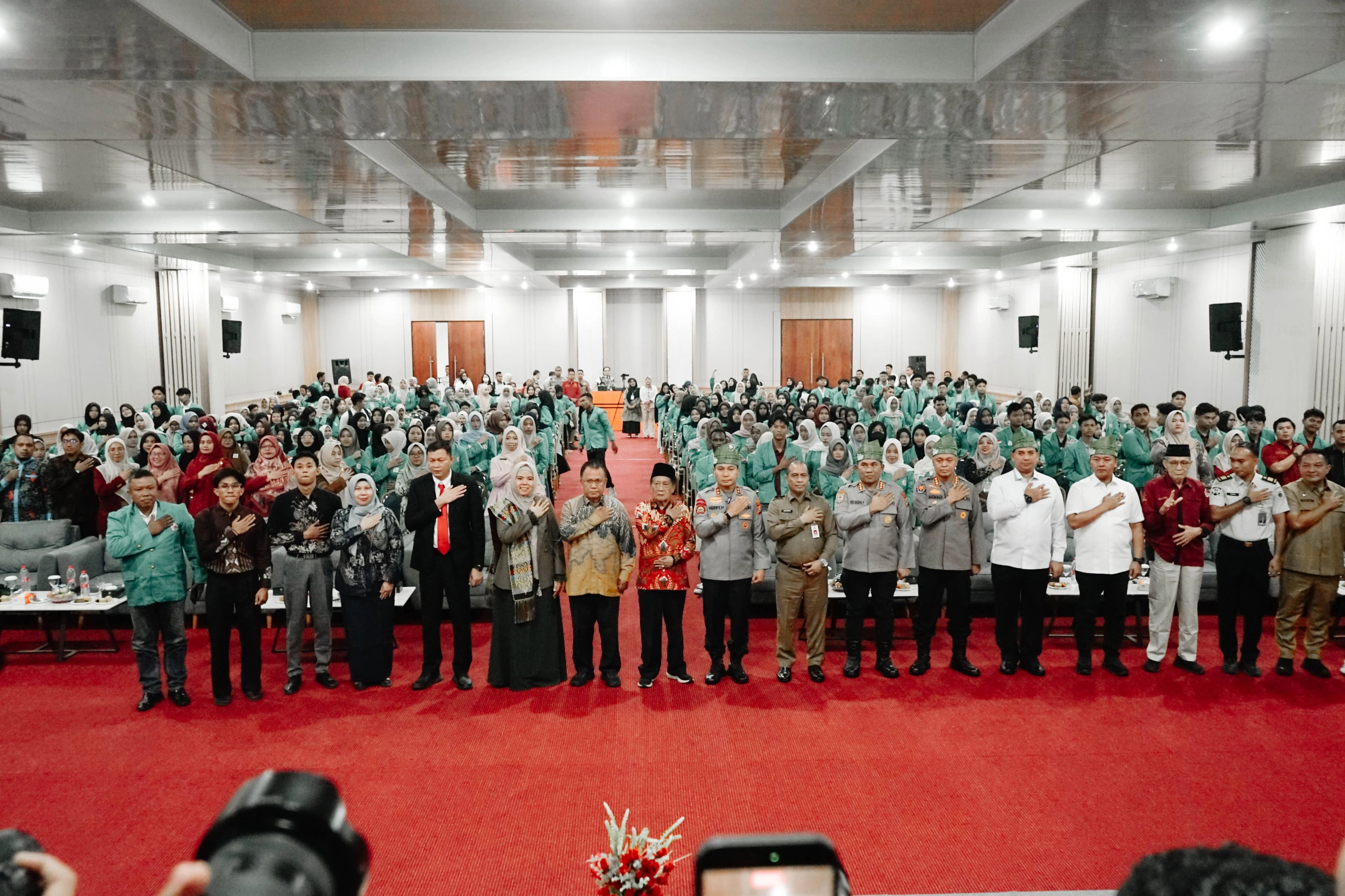 KAPOLDA RIAU JADI NARASUMBER KULIAH UMUM UHTP 2026, MAHASISWA DAPAT WAWASAN KEAMANAN DI ERA DIGITAL