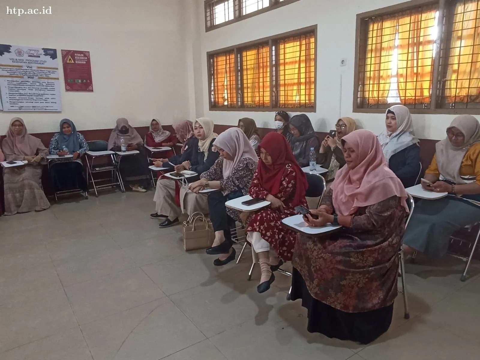 Biro Administrasi Umum dan Keuangan UHTP Menggelar Rapat Tahunan Evaluasi Kinerja Tenaga Kependidikan