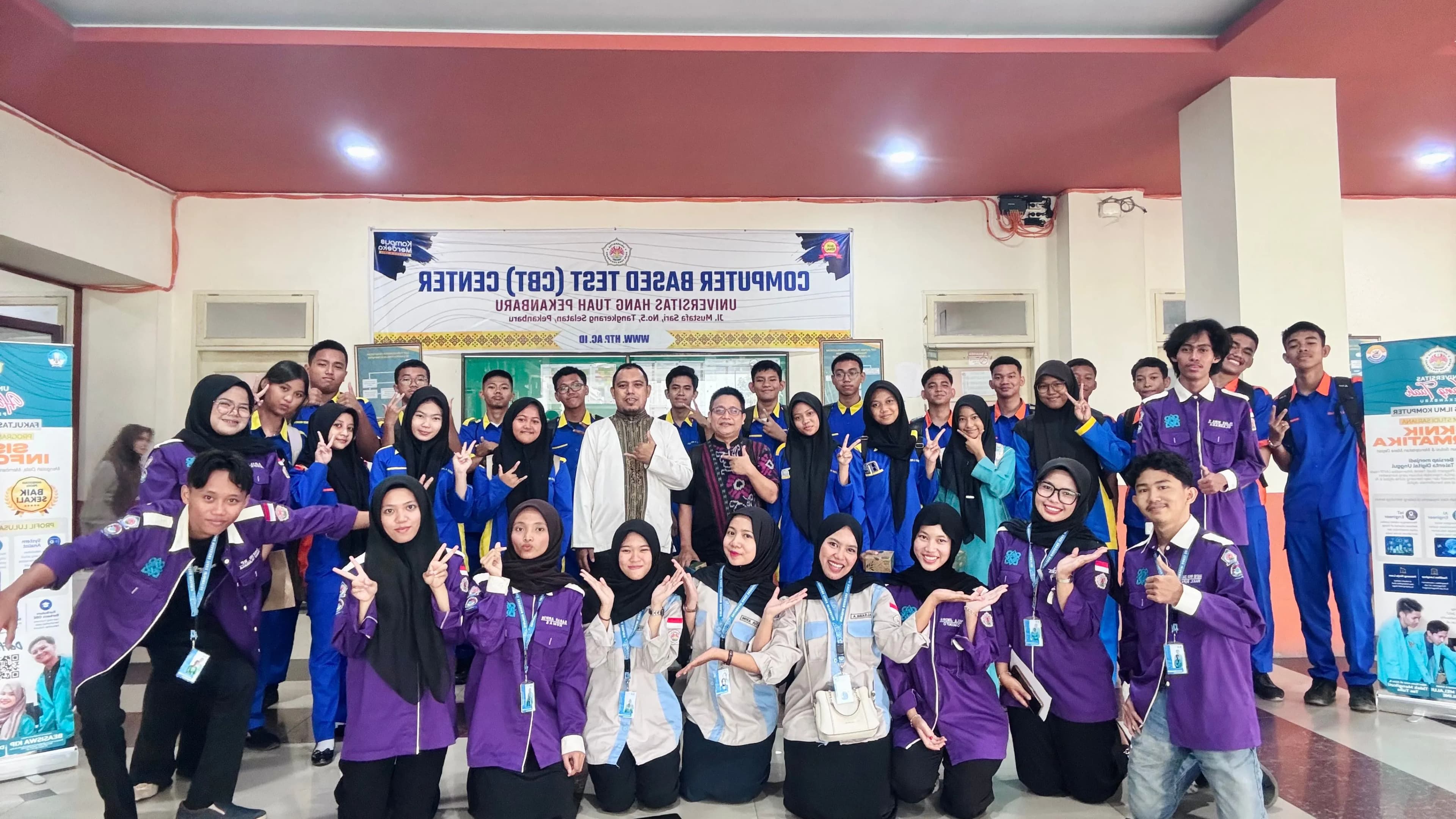 Komitmen Hadirkan Pembelajaran Teknologi Kreatif, FAKULTAS ILMU KOMPUTER Universitas Hang Tuah Pekanbaru Ajak Siswa SMKN 6 Pekanbaru Menjelajah UI/UX Design
